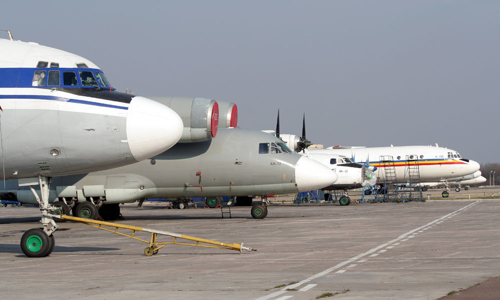 Gruppe IL-18, AN-72, AN-32, IL-18 Bild KIV-1064